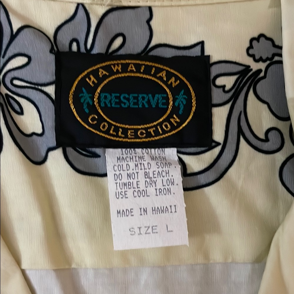 Vintage Hawaiian Reserve Collection Men's Hawaiian Shirt, Size L - Picture 4 of 8